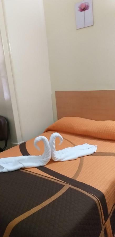 Local Pensao Rossio Guest house *